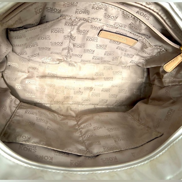 Michael Kors Jet Set White Patent Leather, Natural Leather Trim Chain Tote - Picture 4 of 9